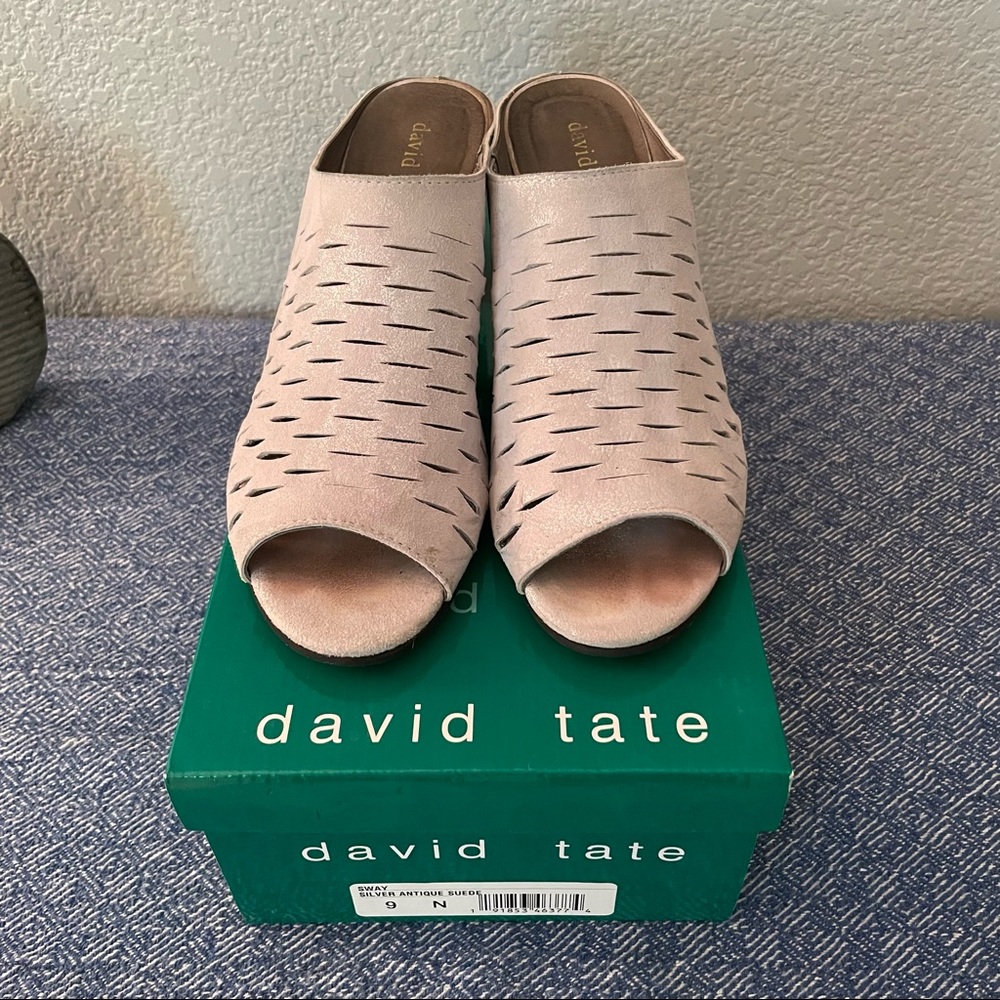 David Tate Suede Light Grey Silver Sway Mules 9 N